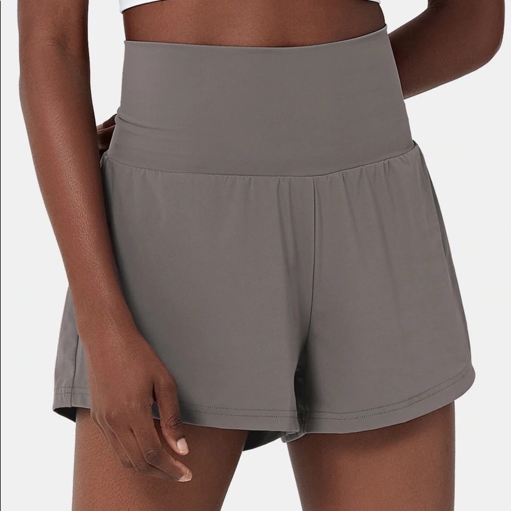 NWT HALARA Flowy Gym Shorts 3"